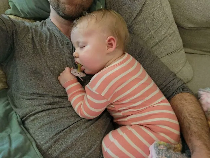 La primera vez que se me duerme encima