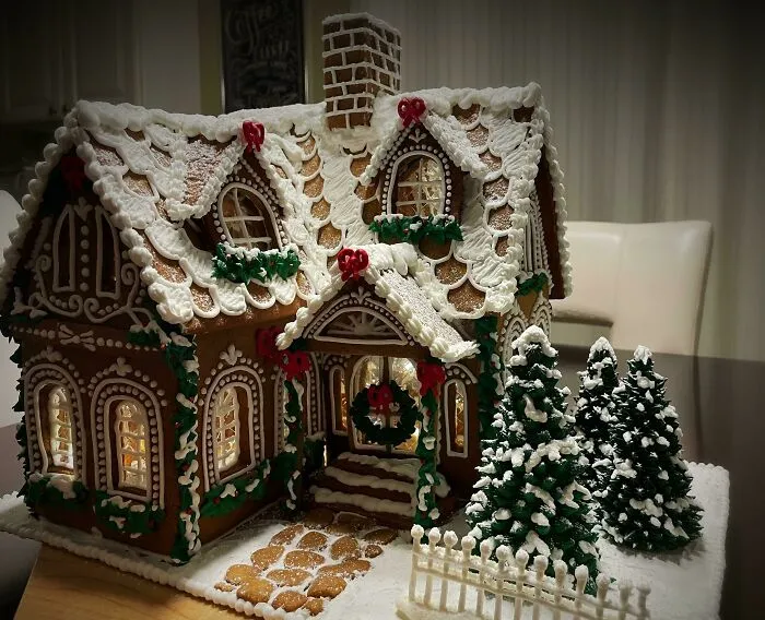 I Made A Christmas Centerpiece For My Kitchen Table