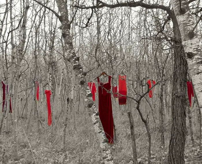 Red Dress Day In Canada To Honor Thousands Of Missing And M*rdered Indigenous Women
