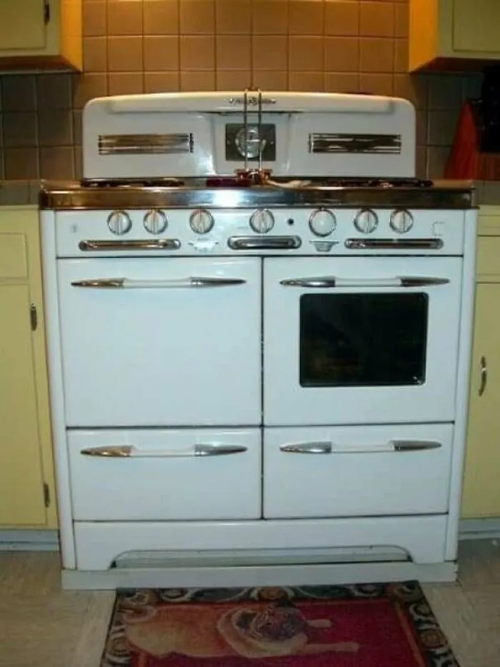 My 1950 O'keefe &amp; Merritt Stove Still Works Like A Charm. I Call Her Christine