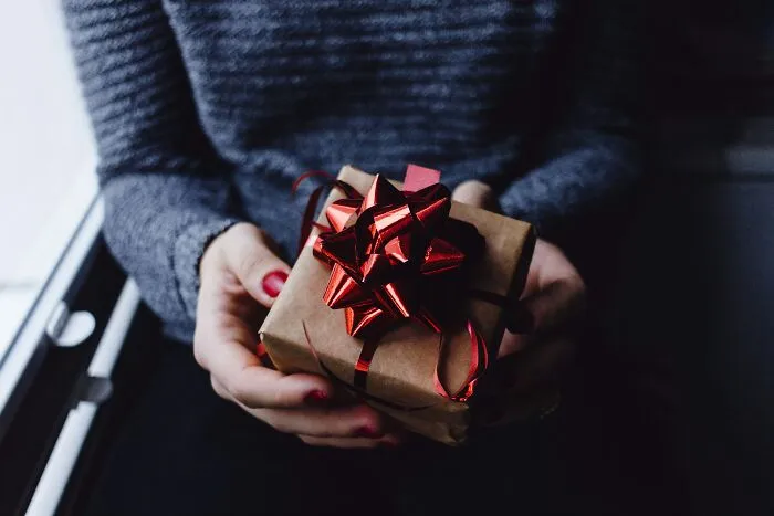 25 Things That Are Casual And Common For Women In Relationships, But Almost Never For Men 