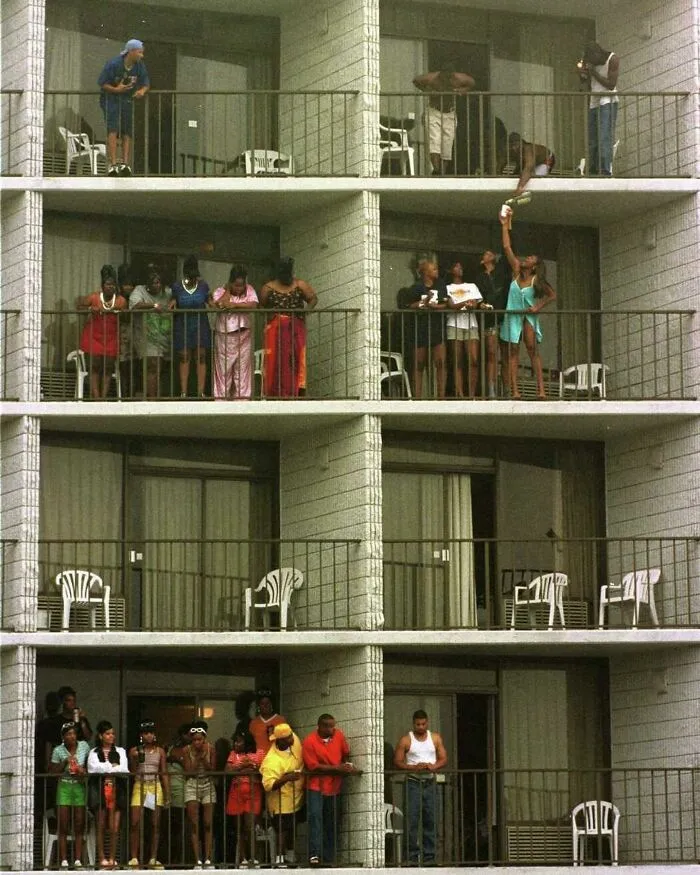 Amusing Urban Life: 30 Pictures Shared On This Instagram Account (New Pics)