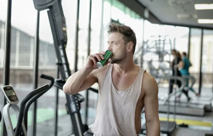 27 Addictions That Have Been Normalized So Much That They Aren’t Considered Harmful