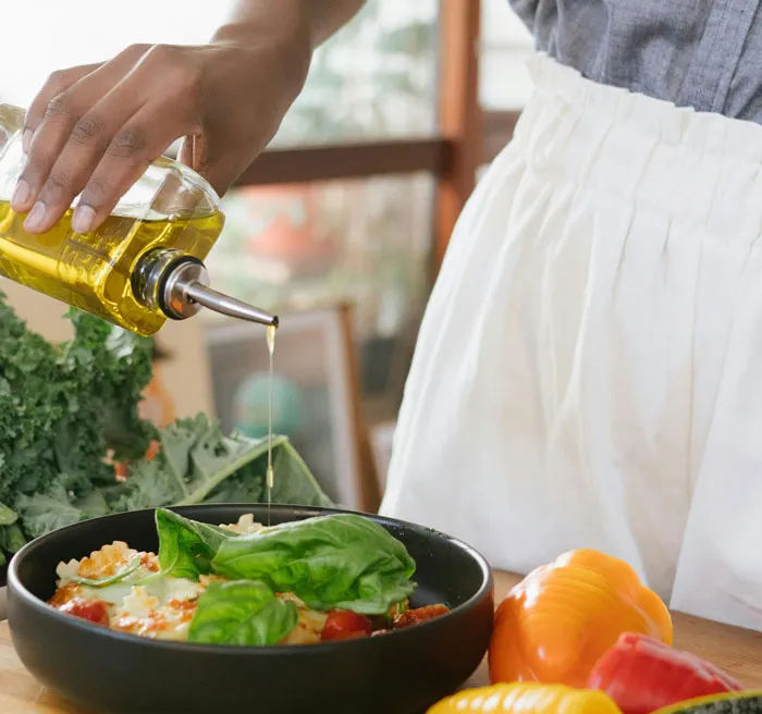 “It’s Amazing”: 40 People Are Sharing Kitchen Tips And Tricks They Learned Throughout The Years