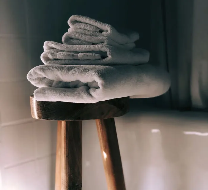 “If Lost, Please Mail To The FBI”: 30 Bizarre Things That Have Been Found In Hotel Rooms