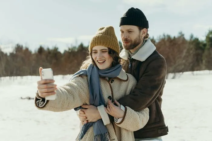 25 Things That Are Casual And Common For Women In Relationships, But Almost Never For Men 