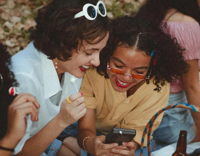 27 Addictions That Have Been Normalized So Much That They Aren’t Considered Harmful