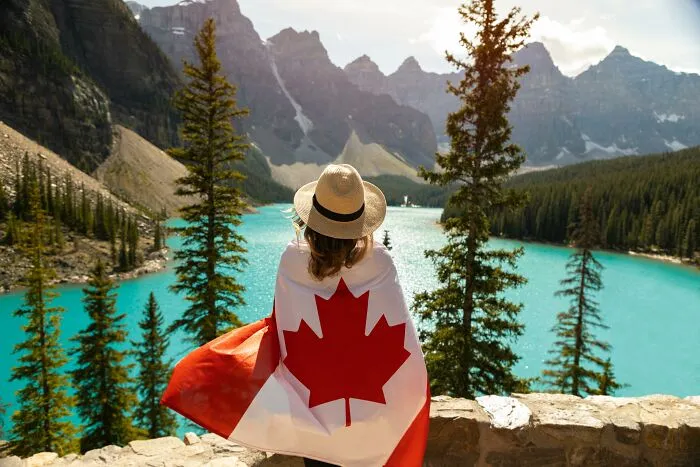 35 Tourists Who Wore Their Stupidity On Their Sleeve By Making Really Ignorant Remarks