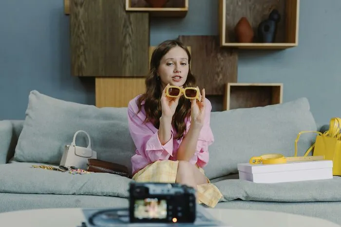 27 Addictions That Have Been Normalized So Much That They Aren’t Considered Harmful