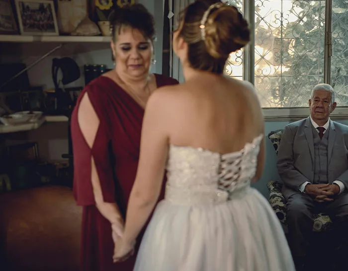 “Several Inappropriate Baby Videos”: 30 Horrible Or Wonderful Wedding Experiences Folks Had