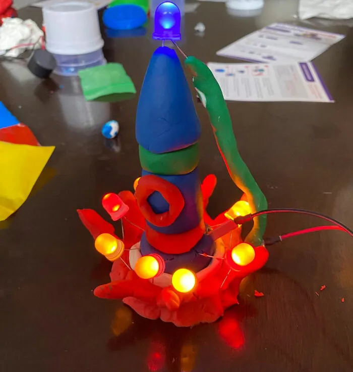 Spark Creativity And Learning With <a Style="Display:inline;" Href="Https://Www.amazon.com/Squishy-Circuits-Deluxe-Kit/Dp/B01kvurbka?ie=utf8&th=1&linkcode=ll1&tag=bporca-20&linkid=6072bd7d40d50527545e0cf3fab0775a&language=en_us&ref_=as_li_ss_tl" Target="_blank"><span Style="Font:inherit;color:#d74b1f;"> Play Dough Electrical Circuits</Span>: Combine Fun And Education For Hands-On Discovery