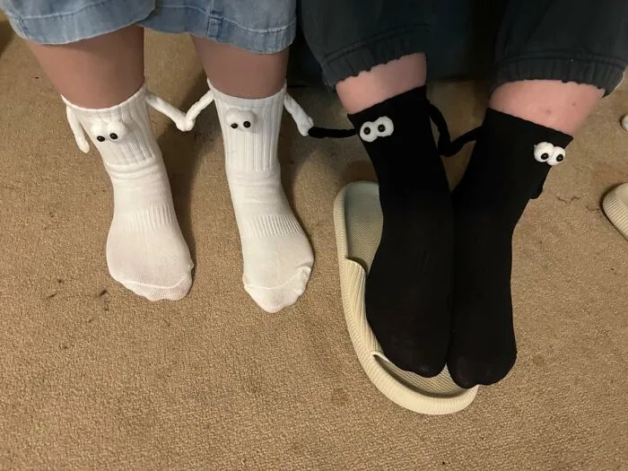 Keep Your Best Friend Near You With <a Style="Display:inline;" Href="Https://Www.amazon.com/Smilelife-Magnetic-Holding-Friendship-Boyfriend/Dp/B0c8tmb5wz?ie=utf8&linkcode=ll1&tag=bporca-20&linkid=9e3c7f0f4712629fcbc786627e537041&language=en_us&ref_=as_li_ss_tl" Target="_blank"><span Style="Font:inherit;color:#d74b1f;"> Magnetic Holding Hands Socks</Span>