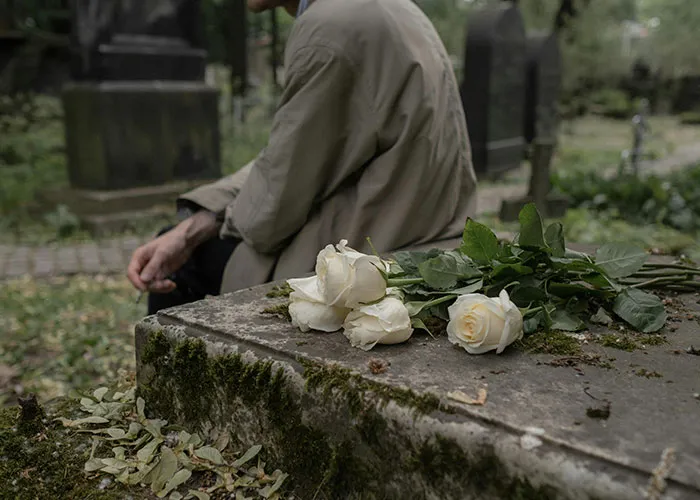 30 Folks Speculate What They’d Do If Given Immortality, But Also Sent Back 3,000 Years Back