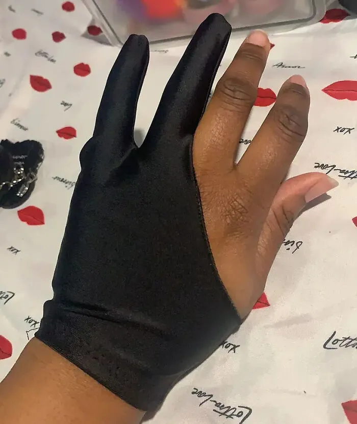 Channel Your Inner Art Genius With This <span Style="Font:inherit;color:#d74b1f;"> Two Finger Glove</Span> – Your Friend's Hand Will Thank You!