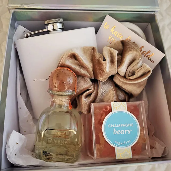 Say 'Cheers' With Sugarfina <span Style="Font:inherit;color:#d74b1f;"> Champagne Gummy Bears </Span> - Bridesmaid Toasting Done Right!
