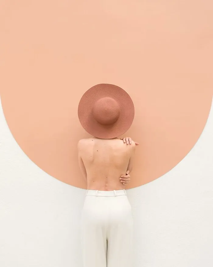 22 Surreal Photos Created Without Digital Tricks By Daniel Rueda And Anna Devís (New Pics)