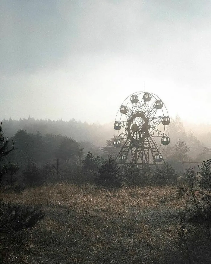 “Deserted Places”: 28 Cool And Fascinating Posts From This IG Page