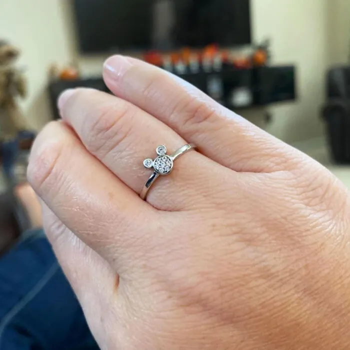 This Sweet <span Style="Font:inherit;color:#d74b1f;"> Mini Mouse Ring</Span> Shows Just How Much Magic Is In The Little Details