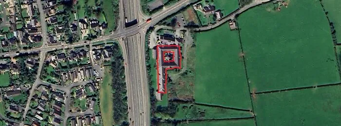 P. Coordinates: 53°13'27"N 4°11'22"W