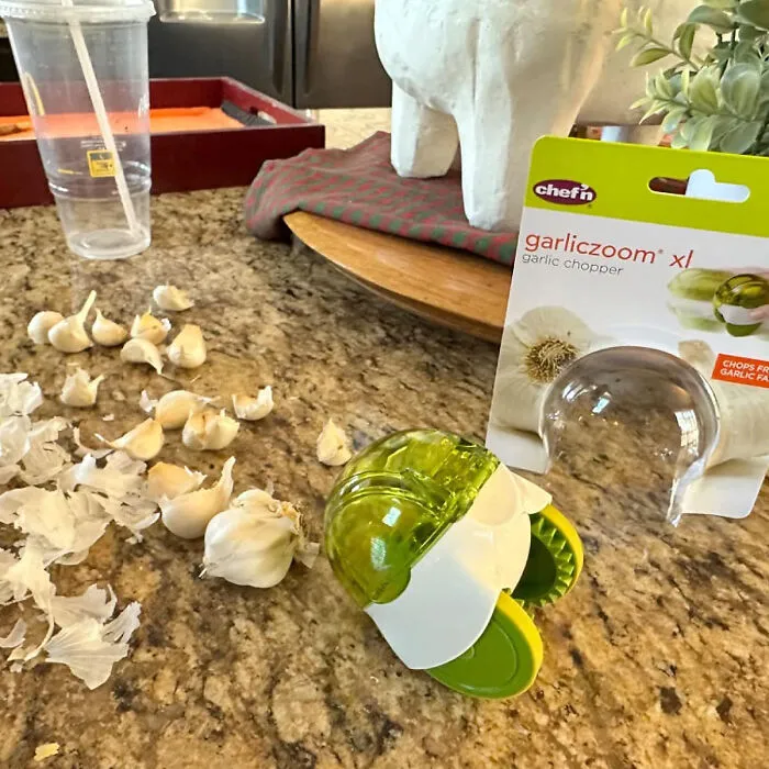 Effortless Garlic Prep: Say Goodbye To Sticky Knives & Boards With Chef'n Garliczoom <a Style="Display:inline;" Href="Https://Www.amazon.com/Dp/B00mq3l36y?th=1&linkcode=ll1&tag=bprabbit-20&linkid=ab1c8f125399177fe2f7c0d3d041e81d&language=en_us&ref_=as_li_ss_tl" Target="_blank"><span Style="Font:inherit;color:#d74b1f;"> Garlic Chopper</Span>