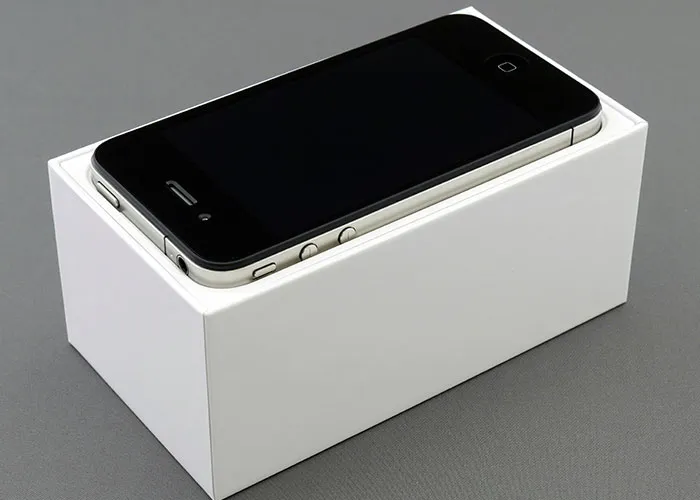 “If Buying Isn’t Owning, Piracy Isn’t Stealing”: 35 Tech Products That Are Huge Scams