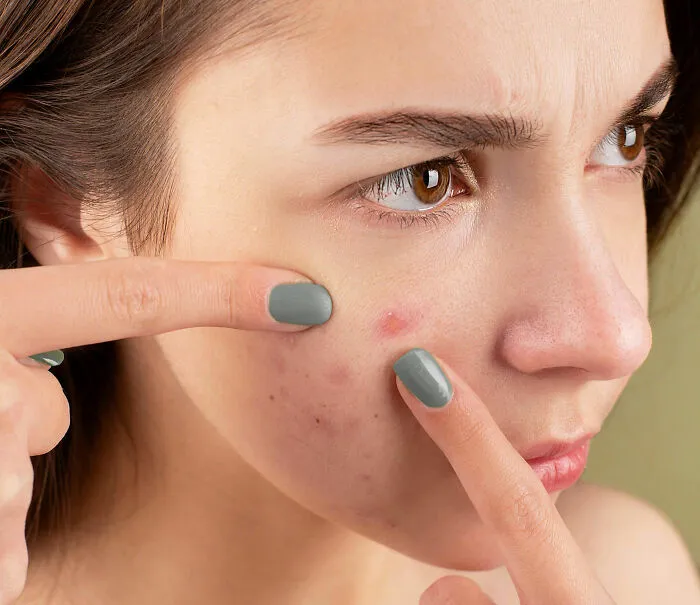 36 Feminine Habits Guys Had No Clue About Until They Started Dating Or Even Got Married