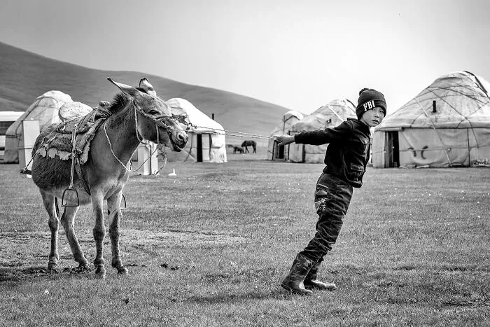 20 Poignant Images Depicting The Global Issue Of Child Labor By This Photographer