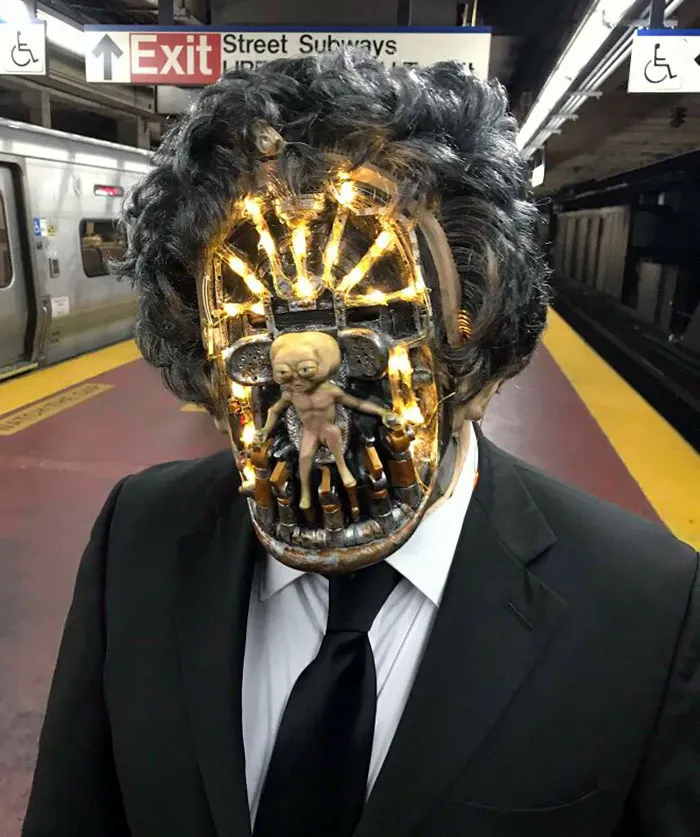 For Halloween I Made An Arquillen From "Men In Black"