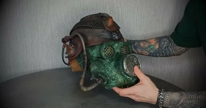 Here's What You Can Make From An Old Gas Mask And A Motorcycle Helmet (9 Pics)