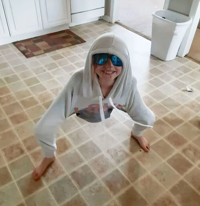 My Little Sister Knocked On My Door. I Came Out To This