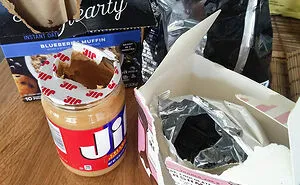 50 Times Men Exposed Gross And Annoying Habits Of Their Wives And GFs