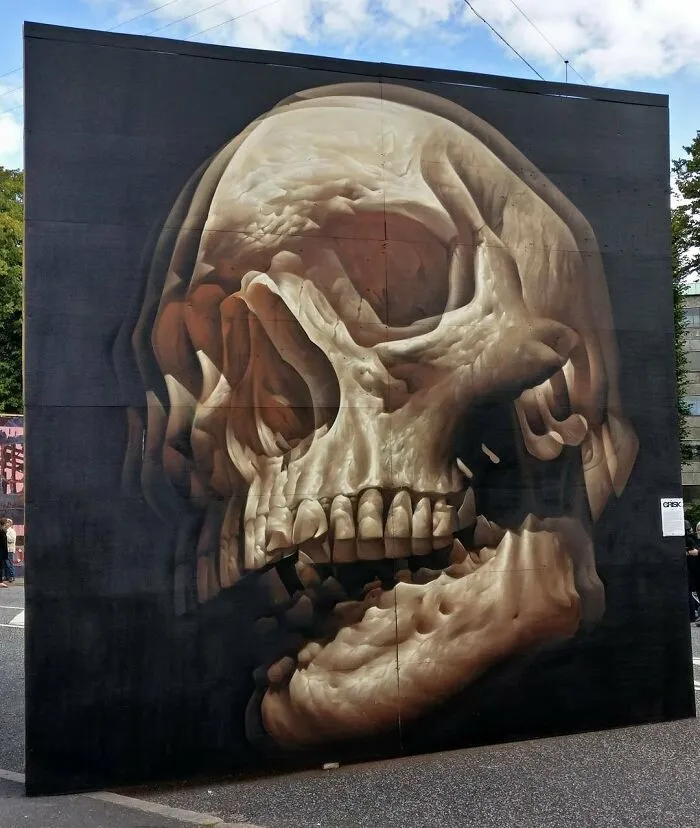 Pintura en spray sobre madera (5x5m)