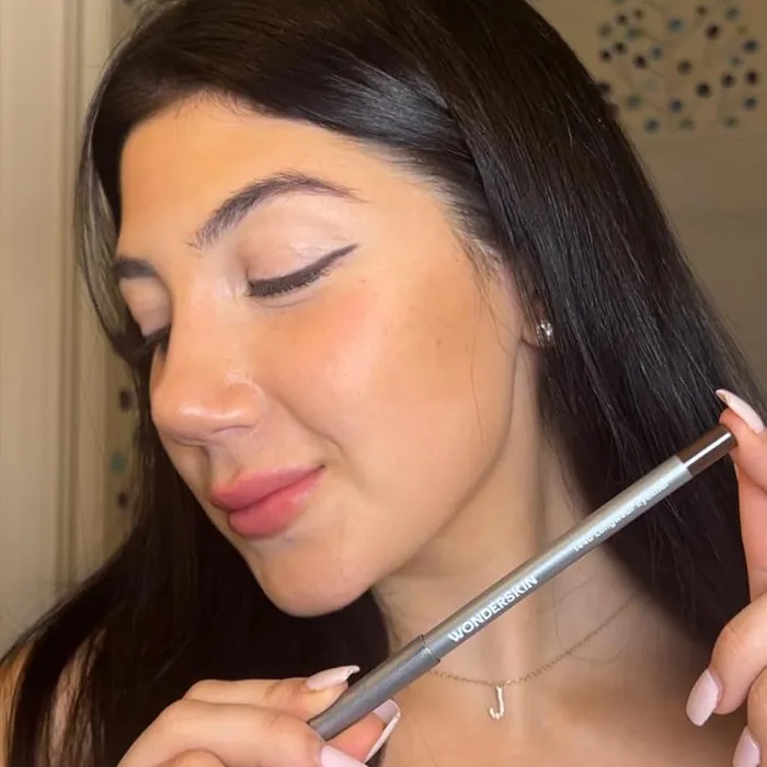 <span Style="Font:inherit;color:#d74b1f;"> Longwear Eyeliner</Span> Will Take You From Day To Night Without That Cheap Looking Smudge Your Old Liner Brought To The Table