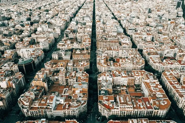 Someone Asked “What Is The Best City You’ve Ever Visited?” And 30 Peeps Delivered