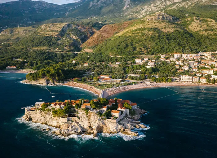“Can’t Recommend It Enough”: 22 Travelers Share Unpopular Travel Destinations That Are Worth It