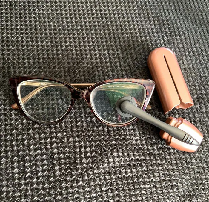 Keep Your Vision Clear With This <a Style="Display:inline;" Href="Https://Www.amazon.com/Dp/B01lyh8gyx?ascsubtag=7634304%2c30%2c35%2cd%2c0%2c0%2c0%2c900%3a2%3b974%3a2%3b1125%3a3%3b1242%3a1%2c44148579%2c0%2c0%2c0&linkcode=ll1&tag=bpcobra-20&linkid=3d668a6472225a42ea0ba682f580cb0d&language=en_us&ref_=as_li_ss_tl" Target="_blank"><span Style="Font: Inherit; Color: #d74b1f;"> Glasses Cleaner</Span> And Ensure Your Holiday Pictures Are Picture-Perfect. Because Blurry Glasses Are A No-Go During The Festive Season!