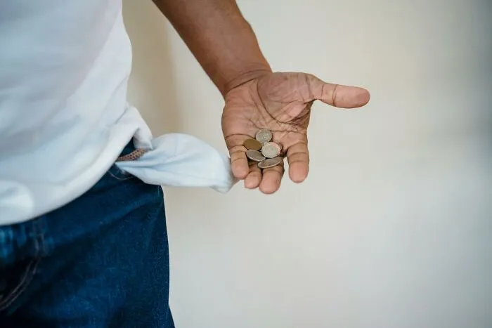 18 People Share The Financial Differences Between Them And Their Parents