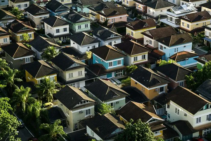 18 People Share The Financial Differences Between Them And Their Parents