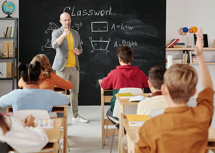 “Absolutely Bloody Tragic”: 50 People Reveal Where The Smartest Kid Of Their Class Ended Up