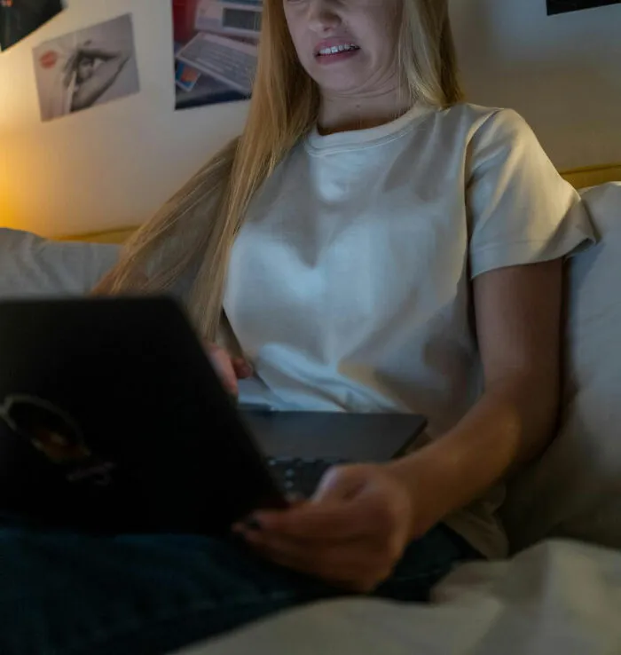"He Rarely Brushed His Teeth": 30 Women Share Unusual Reasons They Broke Up With Their Partner