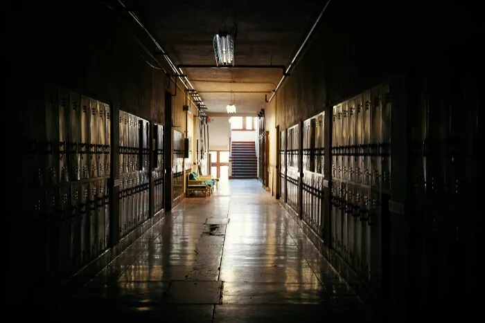 36 People Spilled The Beans About The Scandals At Their Schools That Shocked Everyone