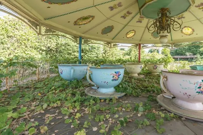 33 Pics Of “Liminal Spaces” That You May Find Oddly Comforting Or Oddly Creepy