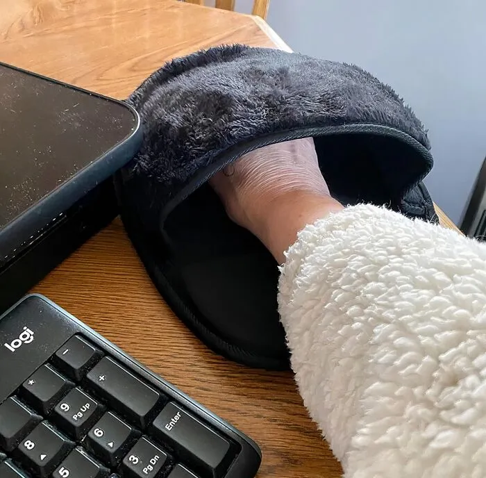 <span Style="Font:inherit;color:#d74b1f;"> Heated Mouse Pad</Span> Hand Warmer:  Frosty Fingers Are So Last Season