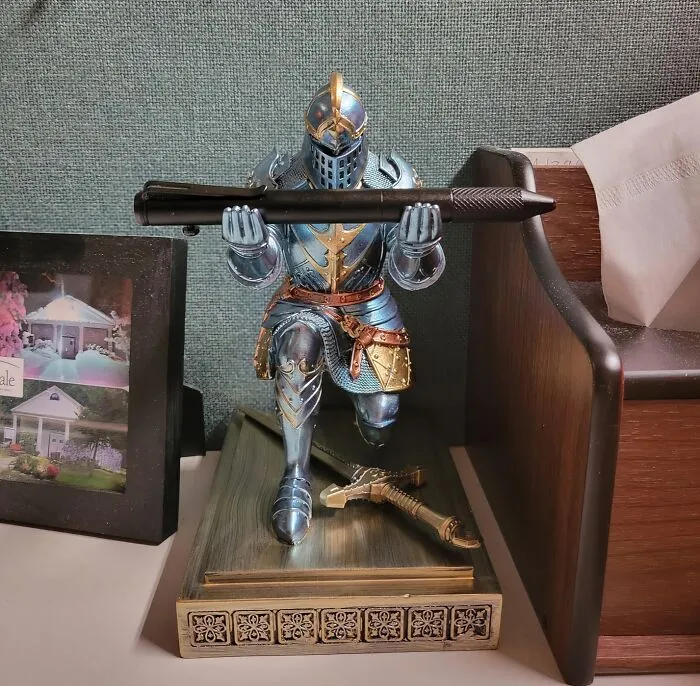 Guard Your Desk With <span Style="Font:inherit;color:#d74b1f;"> The Knight Pen Holder</Span>: Because Every Office Deserves A Protector Of Productivity