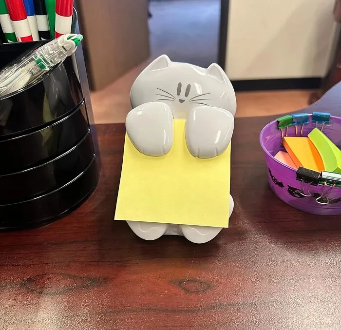 Purr-Fect Desk Companion: Keep Your Notes Handy With This Cute <span Style="Font:inherit;color:#d74b1f;"> Cat Note Dispenser</Span>