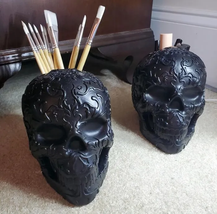 Stay Organized In Gothic Style With A <span Style="Font:inherit;color:#d74b1f;"> Black Skull Stationery Holder</Span>!