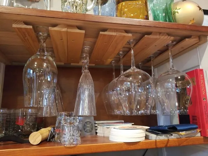 An <span Style="Font:inherit;color:#d74b1f;"> Under Cabinet Mount Rack</Span> Will Give Your Glassware The Cocktail Bar Experience
