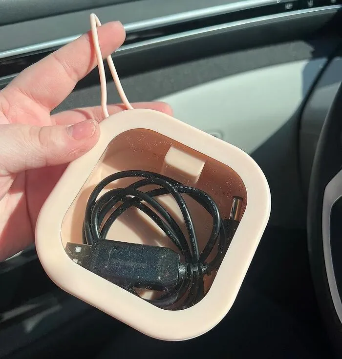 Whether You Want To Keep Your Cables Or Your Hair Ties Tangle Free, This <span Style="Font:inherit;color:#d74b1f;"> Travel Storage Box </Span> Is A Life Saver