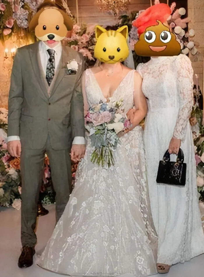 Esta amiga de mi madre encargó este vestido especialmente para ponérselo en mi boda