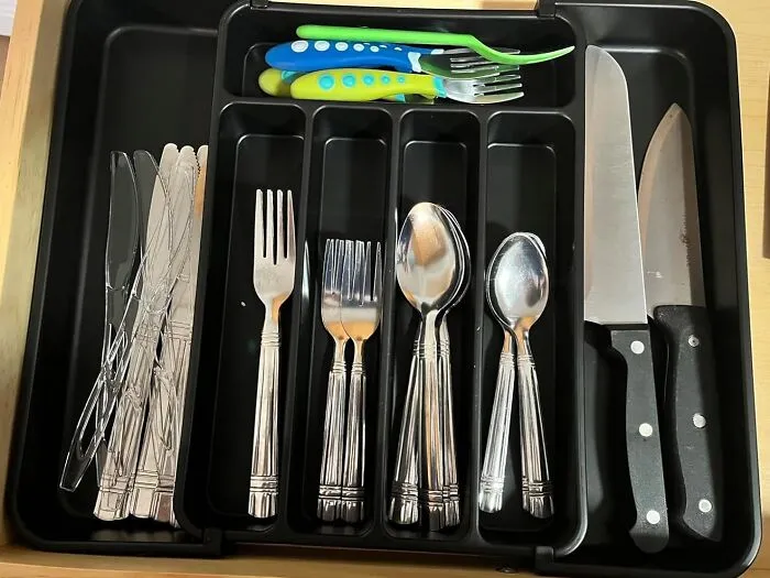 We Know This Isn't Revolutionary, But This <span Style="Font:inherit;color:#d74b1f;"> Silverware Organizer </Span> Is A Much Better Fit For Standard Drawers. No More Wasted Space!